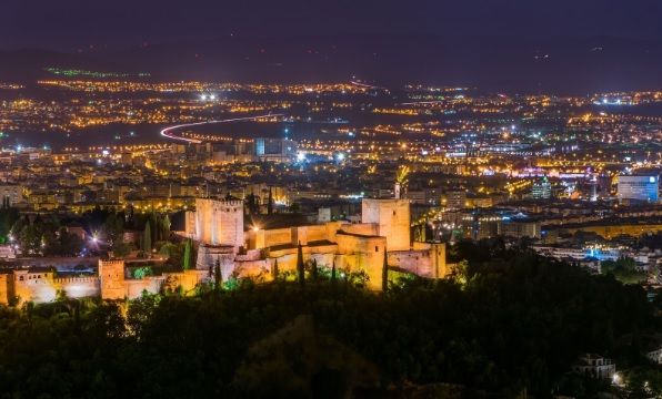 vista granada nocturna apartamento turistico granada